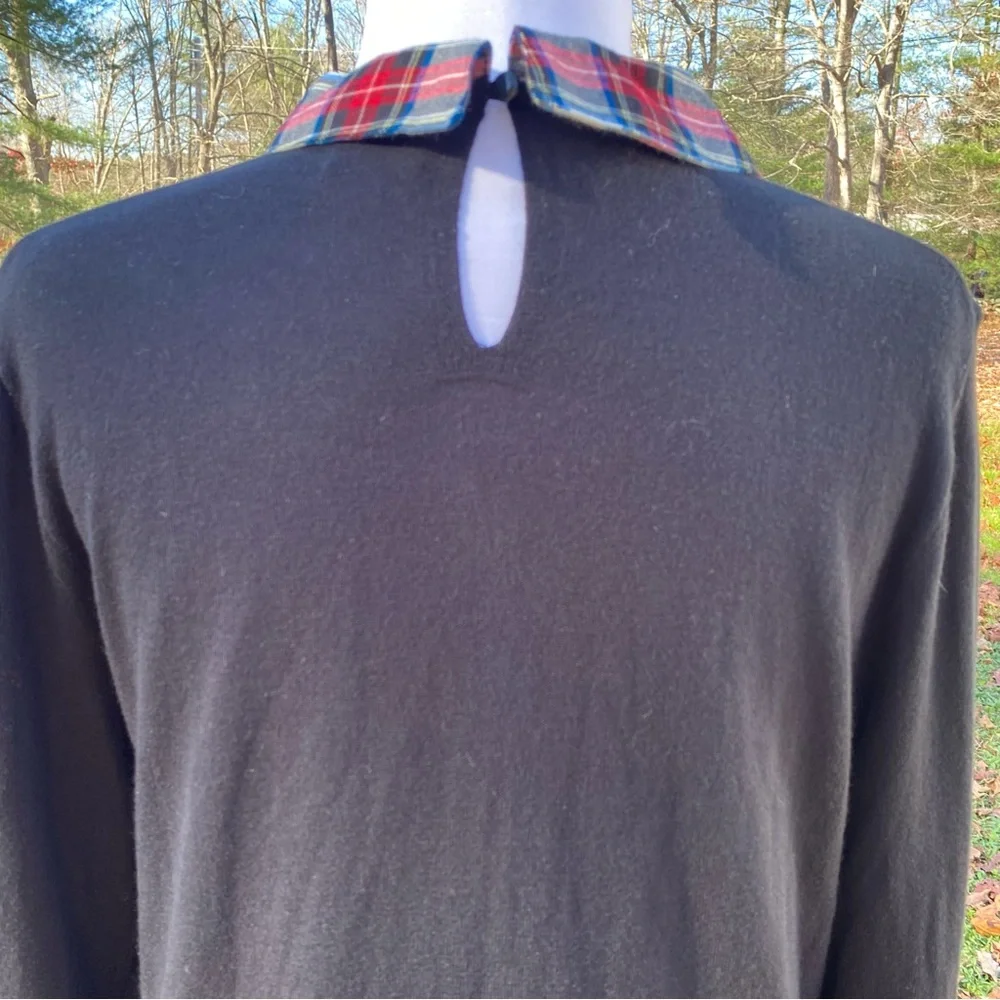 J. CREW TOP BLACK LONG SLEEVE TEE WHITE PLAID COLLAR HEM KEYHOLE BACK SIZE M